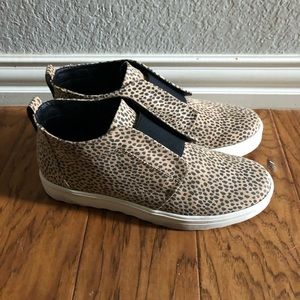 Women’s slip on leopard sneakers